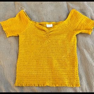 Cute yellow shirt perfect for spring!